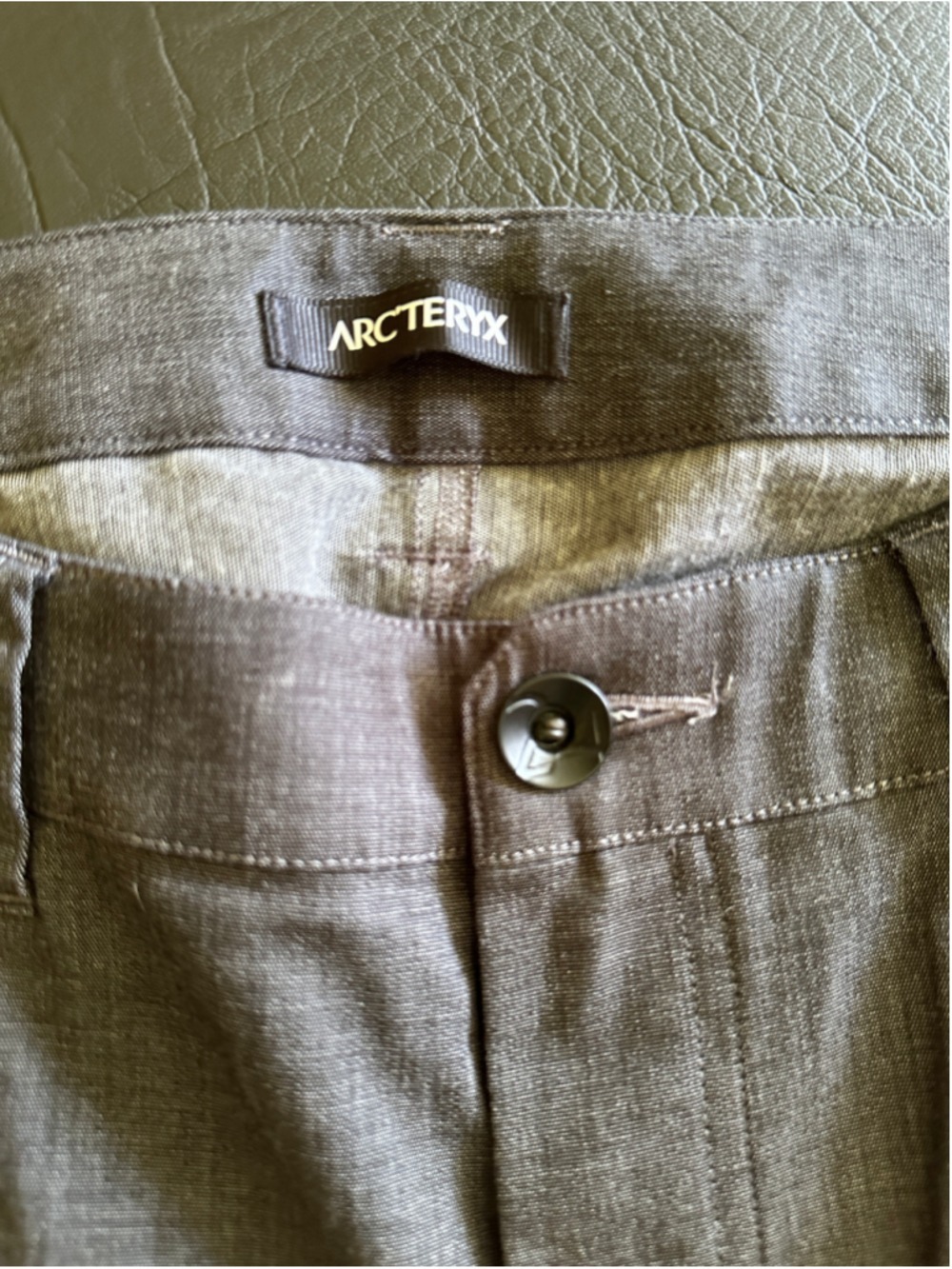 Arc'teryx Men's Size 36 Charcoal Performance Travel Pants Stretch Outdoor - Picture 4 of 6